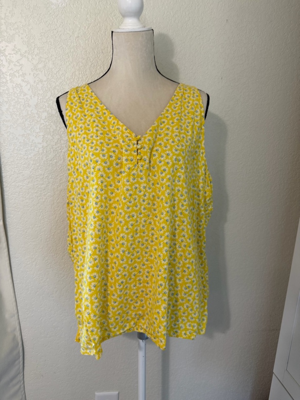 St. John's Bay Yellow Daisy V-Neck Camisole